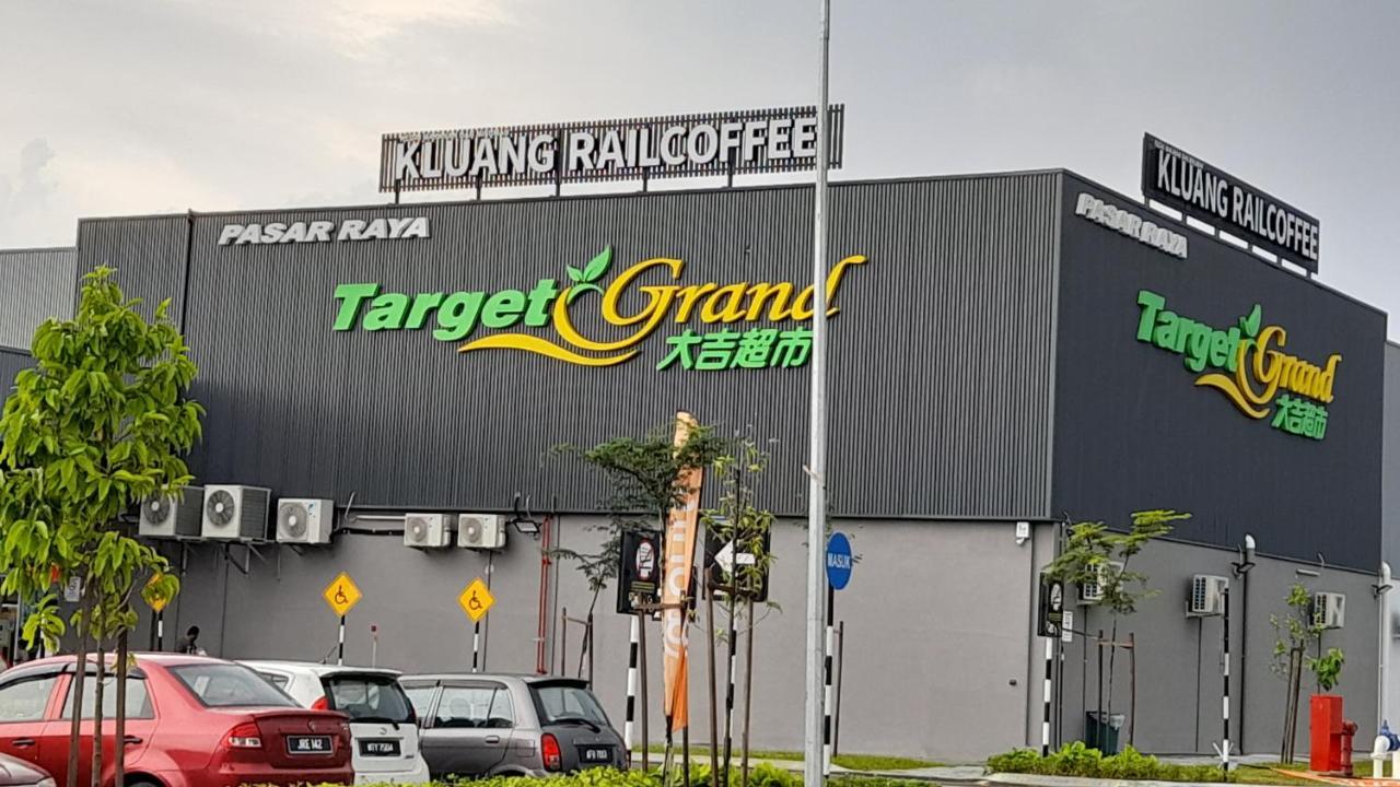 Idaman Maya Keluang Exterior foto